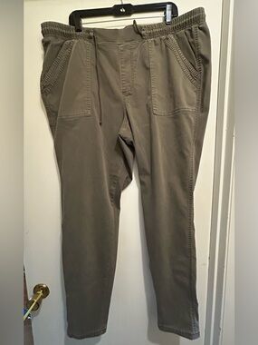 Maurices Women’s Pull On Drawstring Super Soft Chinos in Olive Green, Sz 20W Reg